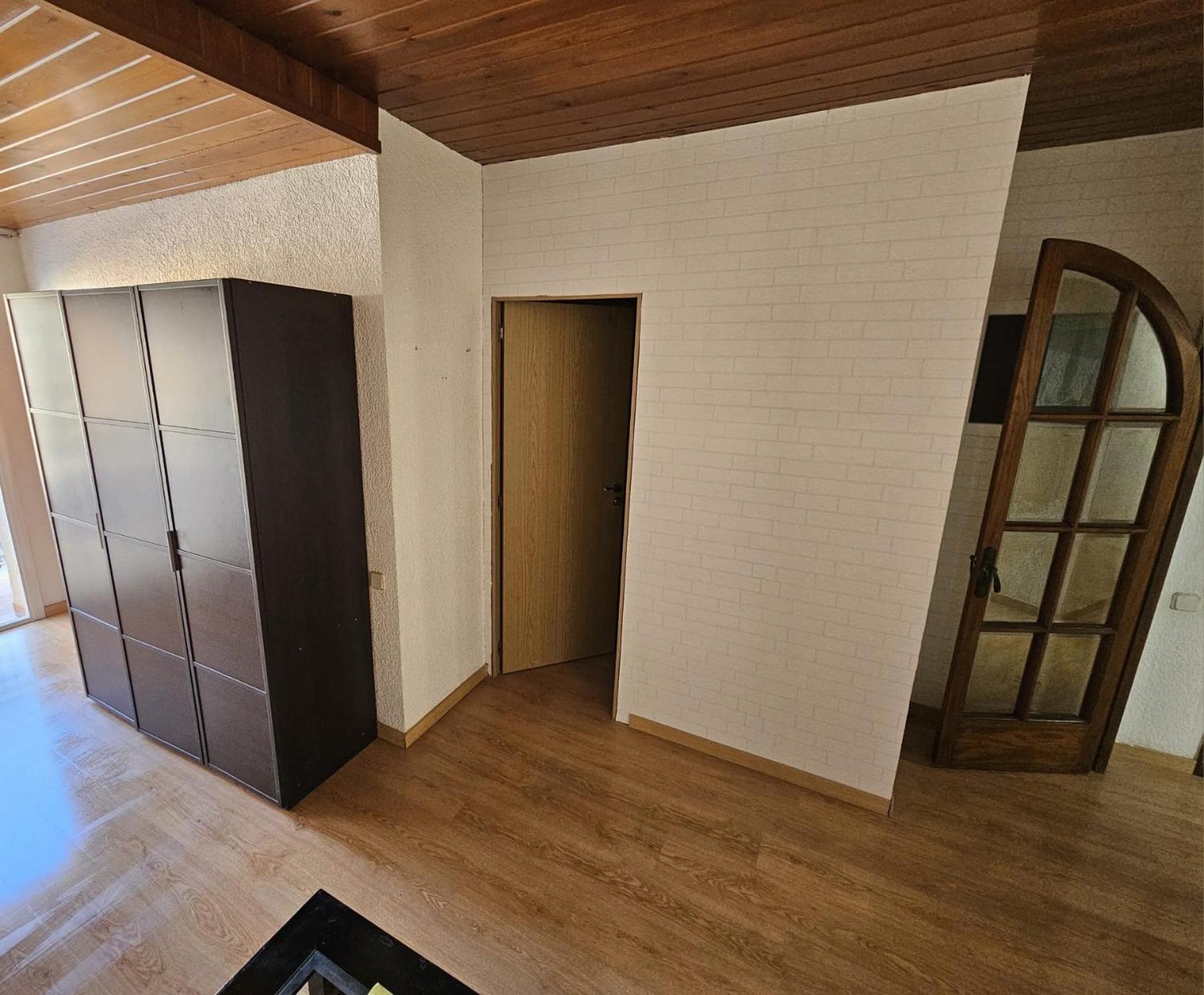 Sagrera Nino House Kapselhotel